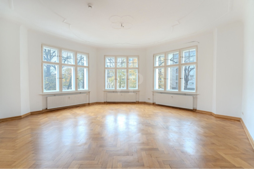 plush 74 bright and spacious berlin altbau 98701 9