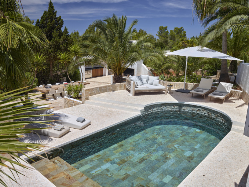 plush 74 casa media luna ibiza 91322 1