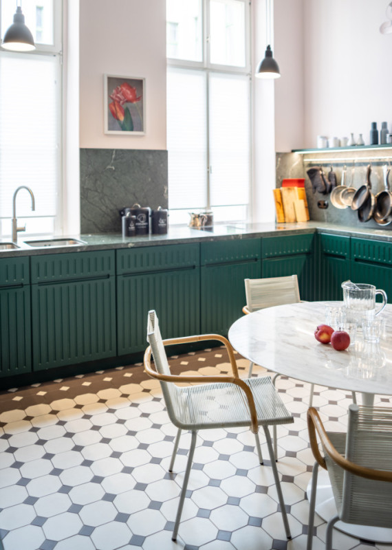 plush 74 kaiser palais 11512 13