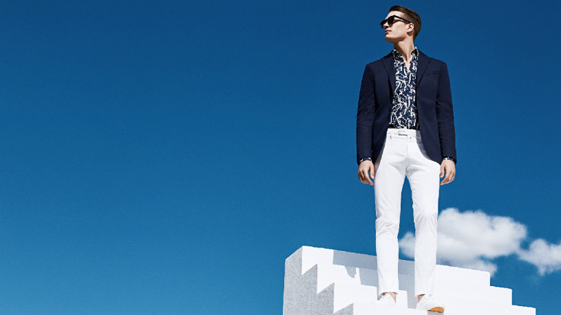 plush locations almeria studio 22