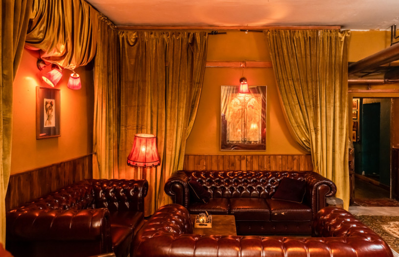 plush74 1920s roaring hideaway 29