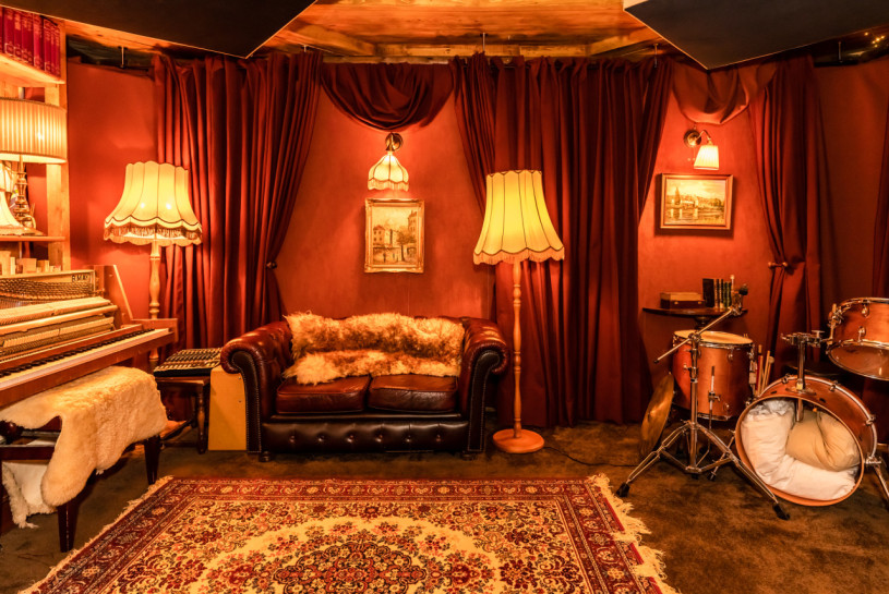 plush74 1920s roaring hideaway 40 (1)