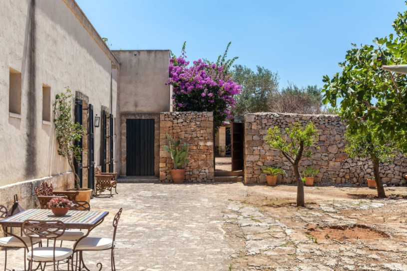 plush74 a cinematic masseria in puglia 23