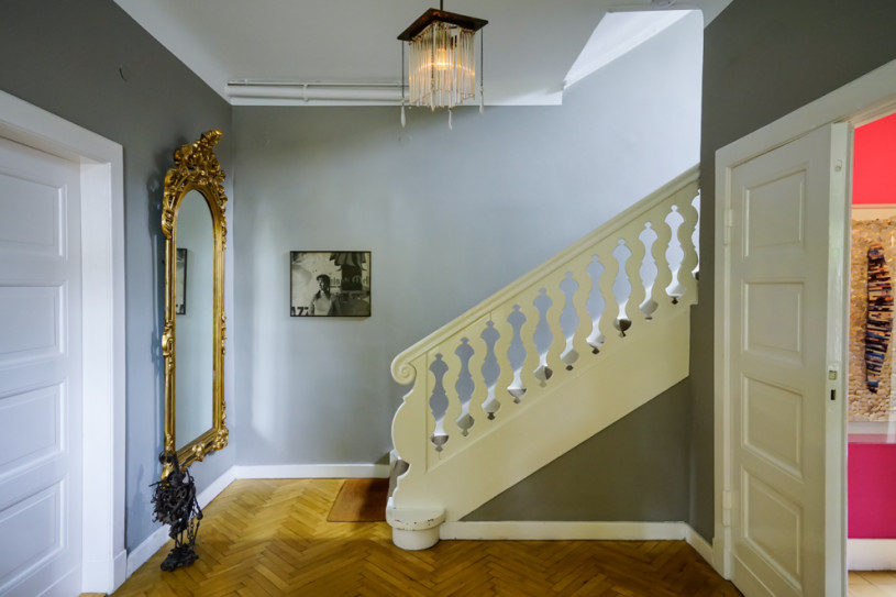 plush74 berlin house historical architecture furniture classics location photo film scout villa garden flowers 9