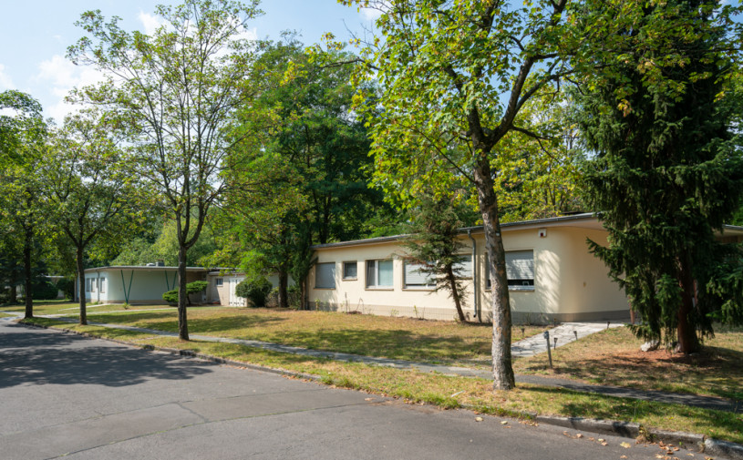 plush74 berlin location rental film scout photo village american style11