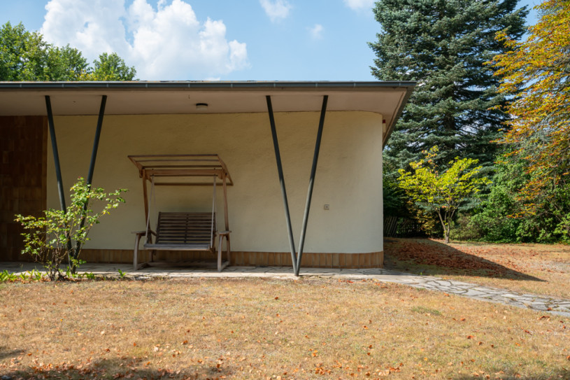 plush74 berlin location rental film scout photo village american style24