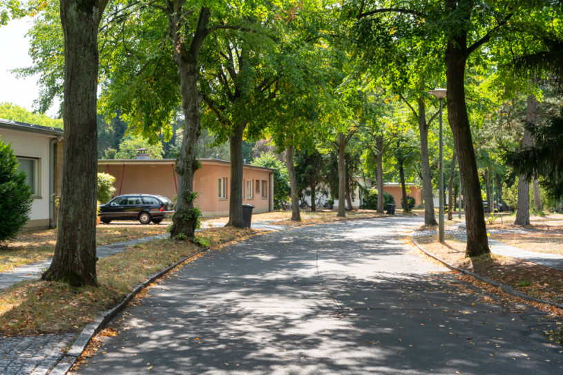 plush74 berlin location rental film scout photo village american style26