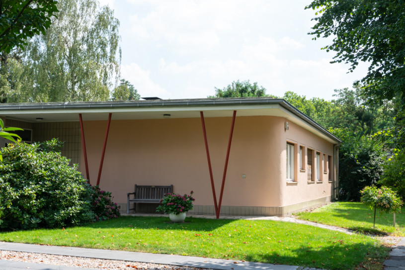 plush74 berlin location rental film scout photo village american style27