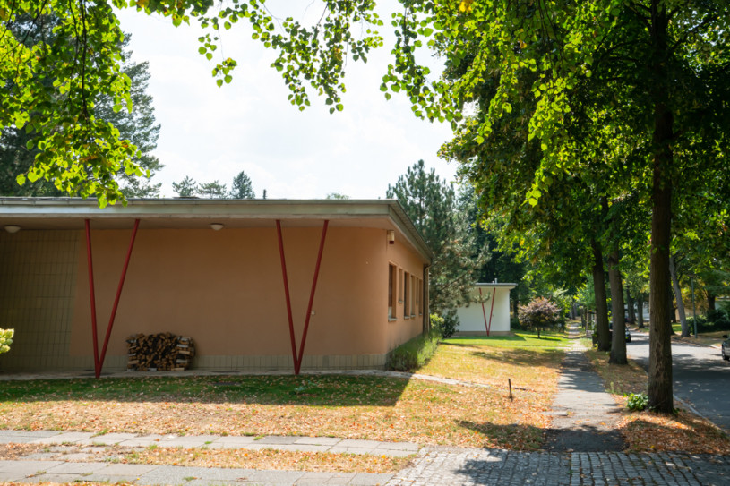 plush74 berlin location rental film scout photo village american style39