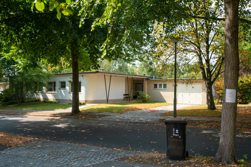 plush74 berlin location rental film scout photo village american style41