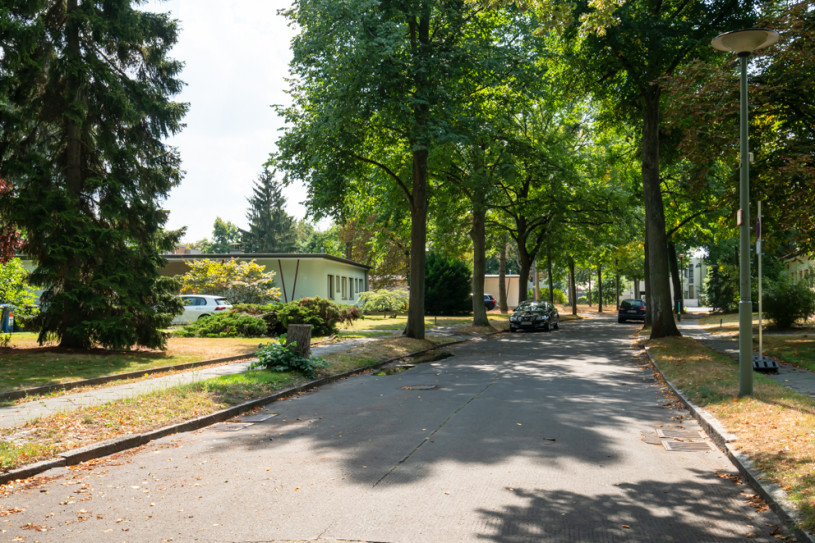 plush74 berlin location rental film scout photo village american style44