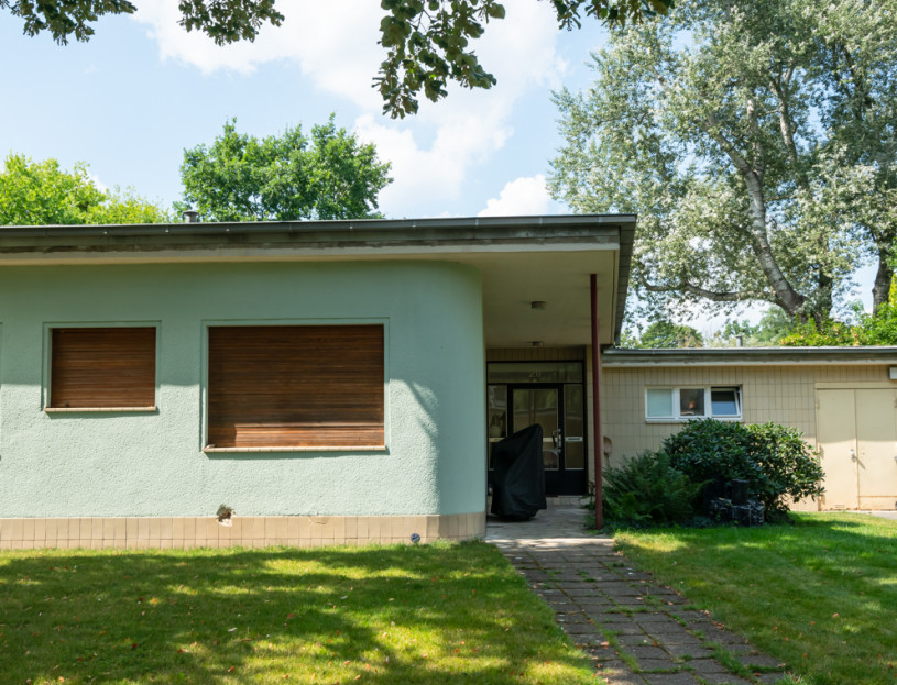 plush74 berlin location rental film scout photo village american style46