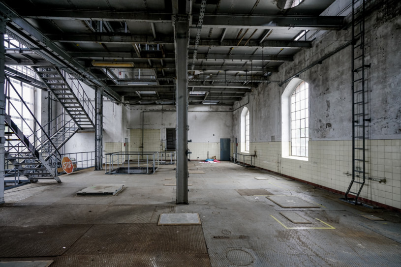 plush74 berlin warehouse industrial gallery art location film photo event scout 40