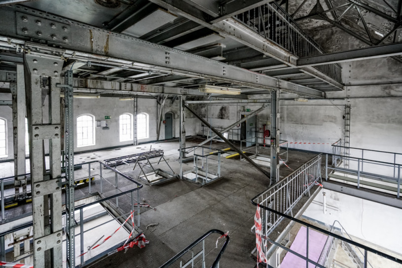 plush74 berlin warehouse industrial gallery art location film photo event scout 56