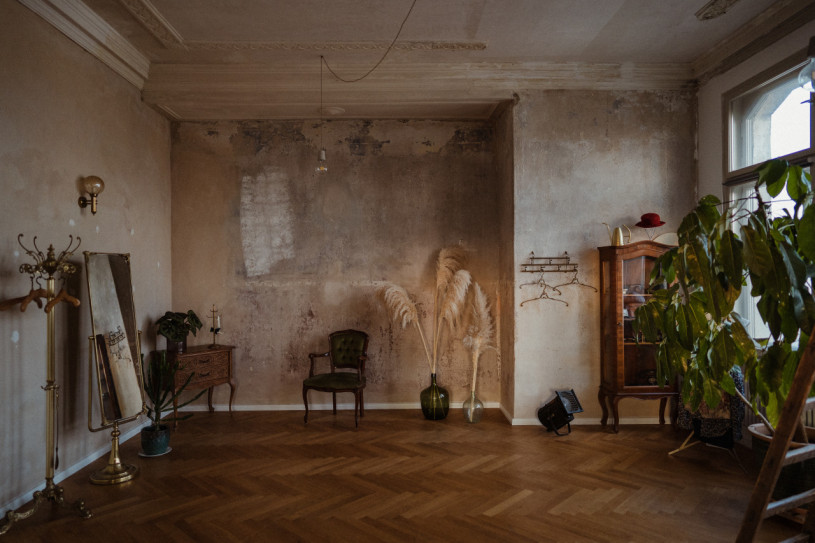 plush74 black studio 4