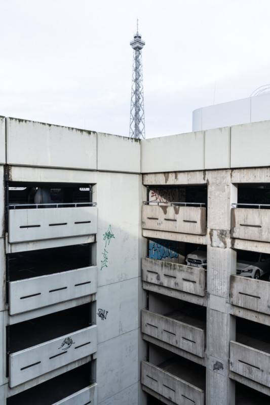 peluche74 parcheggio brutalista berlino 1