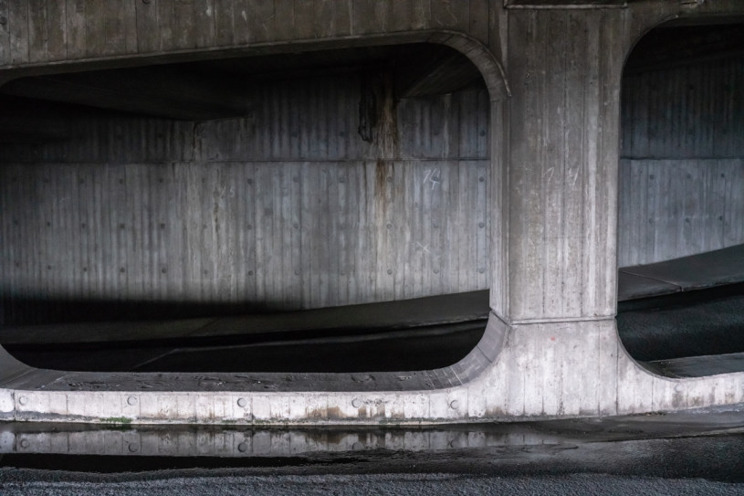 peluche74 parcheggio brutalista berlino 25