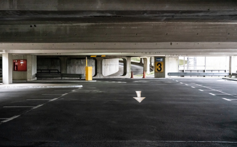 peluche74 parcheggio brutalista berlino 33