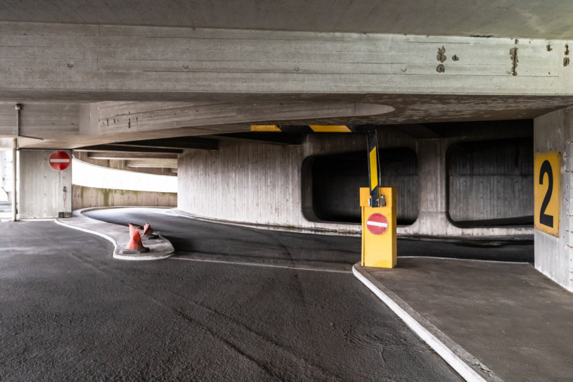 peluche74 parcheggio brutalista berlino 39