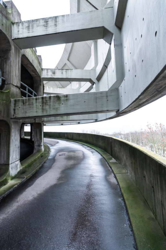 peluche74 parcheggio brutalista berlino 5