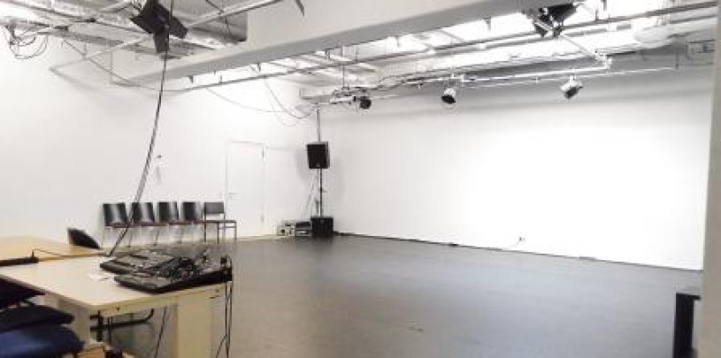 plush74 central theater kreuzberg 10