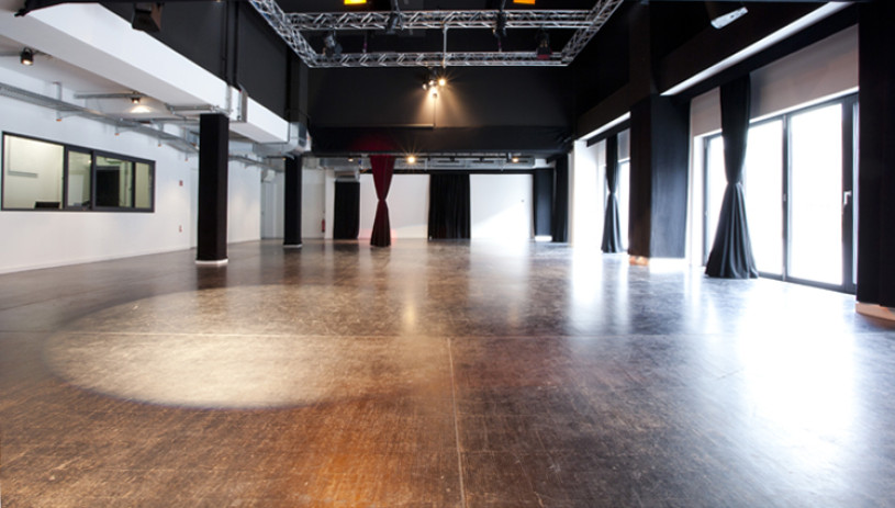 plush74 central theater kreuzberg 13