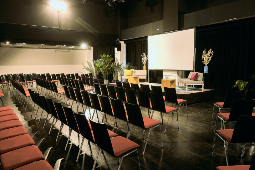 plush74 central theater kreuzberg 7