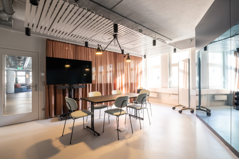 plush74 central workspace charm 15(1)