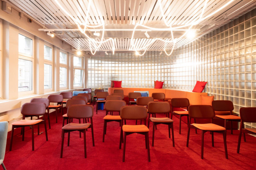 plush74 central workspace charm 4