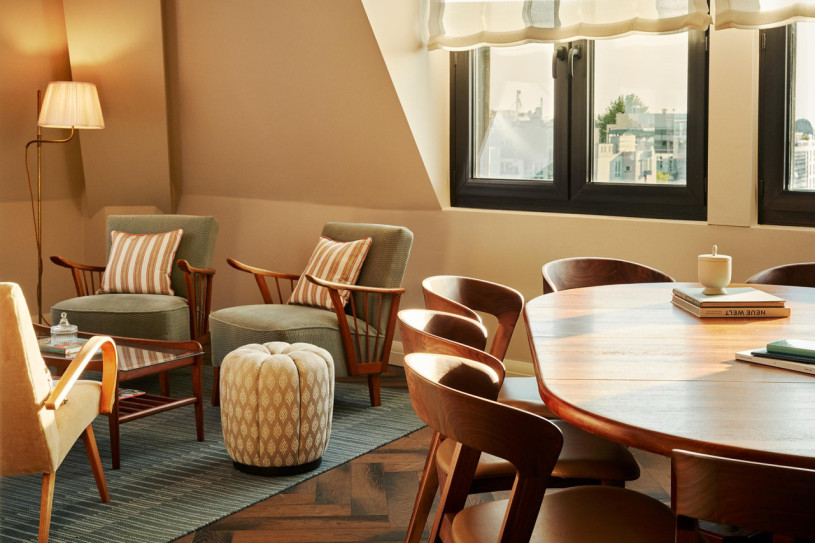 plush74 charlottenburg039s elegant modern retreat 19