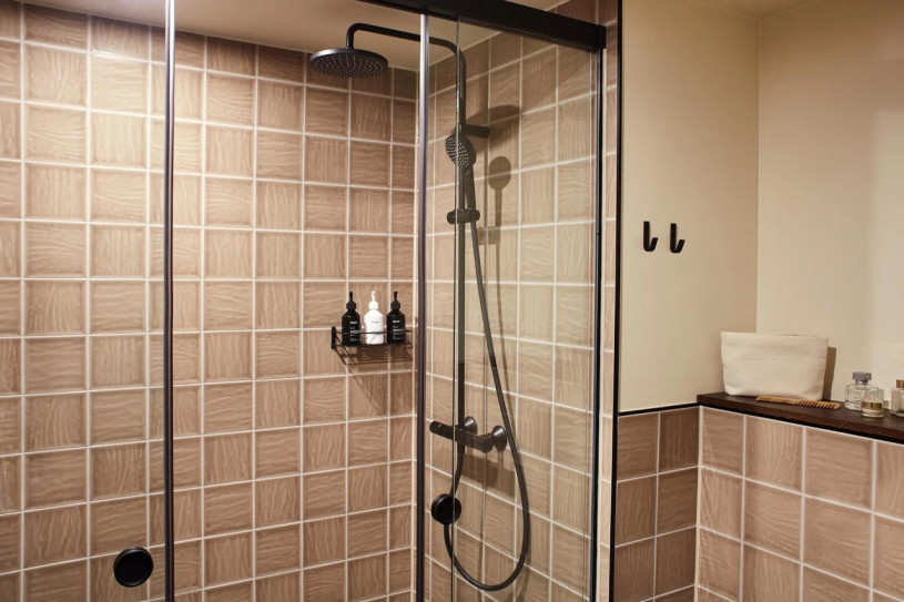 plush74 charlottenburgs elegant modern retreat 24