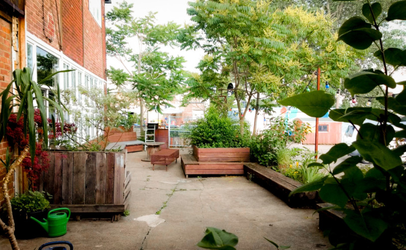 plush74 charming industrial terrace with water dock 2