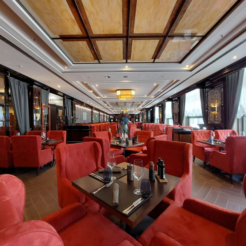 plush74 classsic red velevet restaurant berlin 1