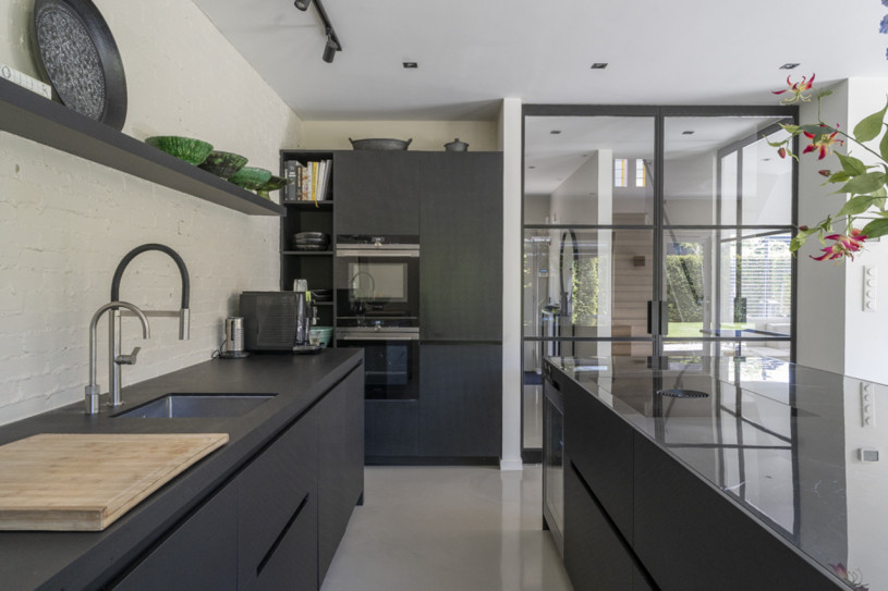 plush74 clean modern villa laren 10