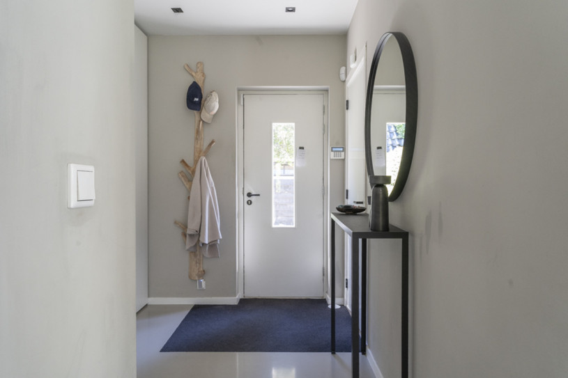 plush74 clean modern villa laren 4