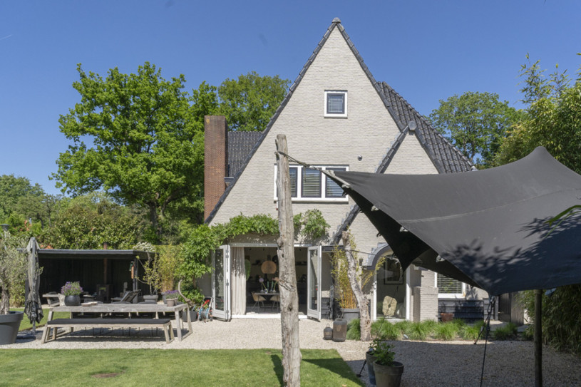 plush74 clean modern villa laren 49