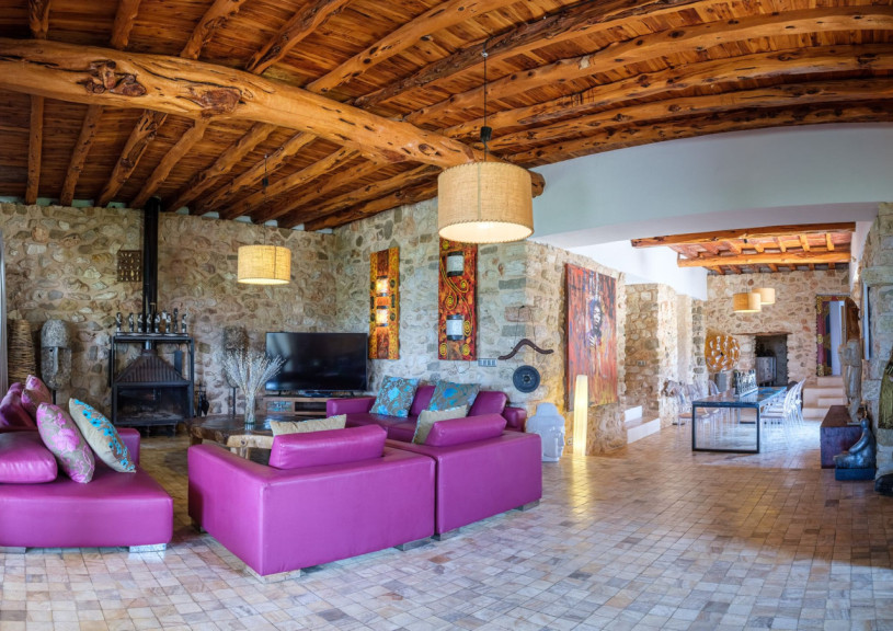 plush74 colourful charm villa 1