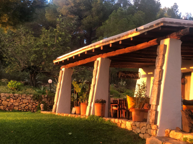 plush74 colourful charm villa 13