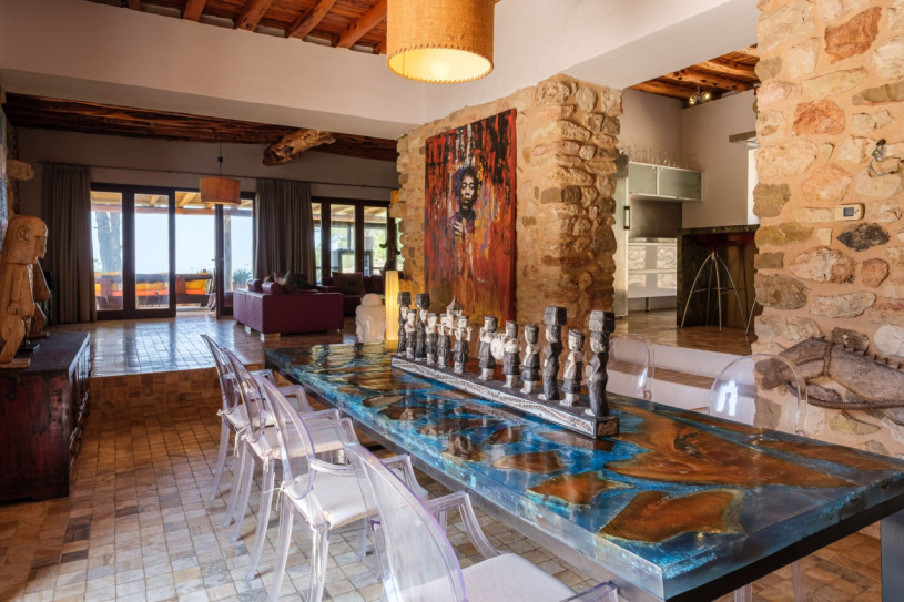 plush74 colourful charm villa 5