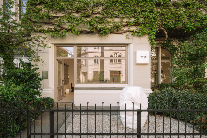 plush74 contemporary showroom berlin 3(1)