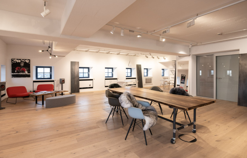 plüsch74 kühler hafen ausstellungsraum 2