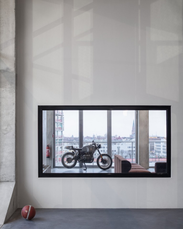 plush74 film foto event location deutschland münchen rooftop kitchen sports suite 16