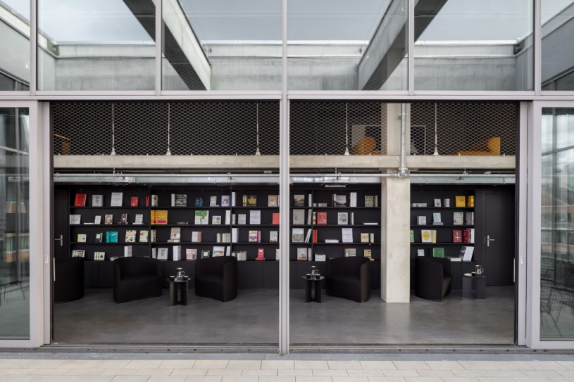 plush74 film foto event location deutschland münchen rooftop kitchen sports suite 6