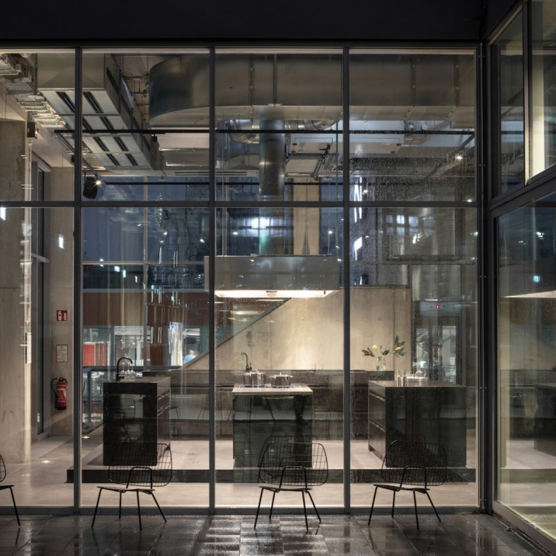 plush74 film foto event location deutschland münchen rooftop kitchen sports suite 7