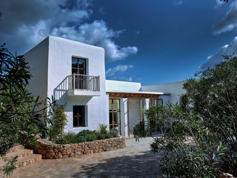 plush74 film photo event location hotel spain ibiza cancullet luxury villa architecture blackstad24