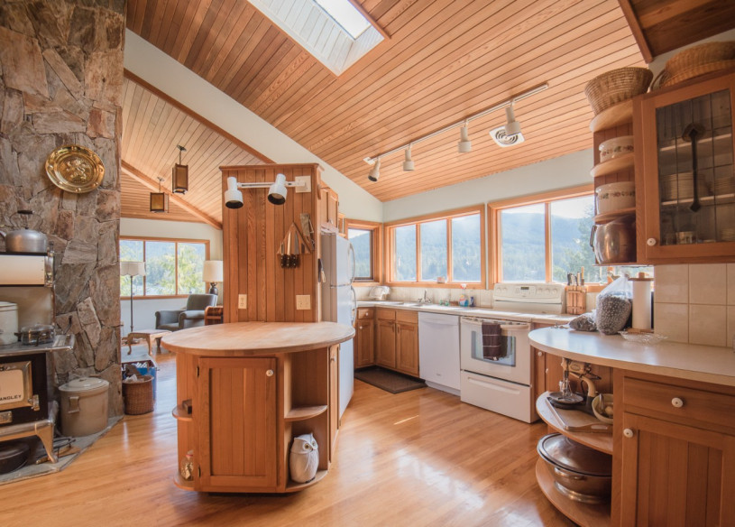 plush74 film photo event location lakefront lakehouse unique bc canada 4