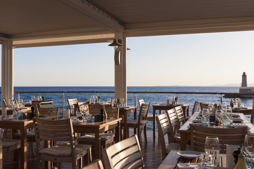 felpa74 película foto restaurante00001