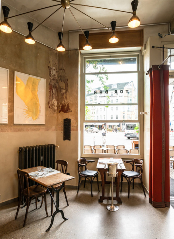 plush74 film photo shooting location scouting bar restaurant berlin12