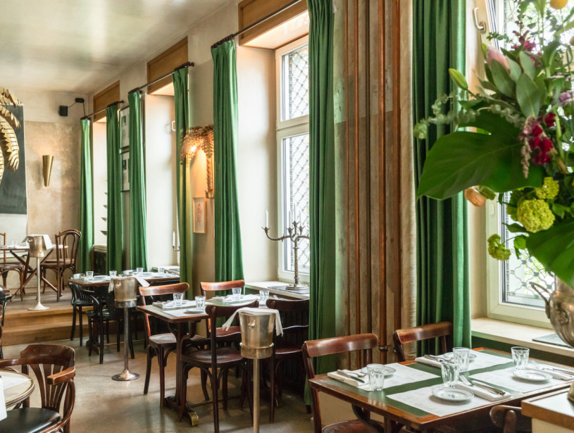 plush74 film photo shooting location scouting bar restaurant berlin14