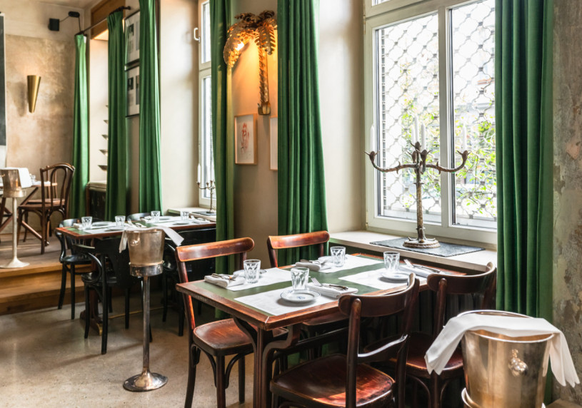 plush74 film photo shooting location scouting bar restaurant berlin21